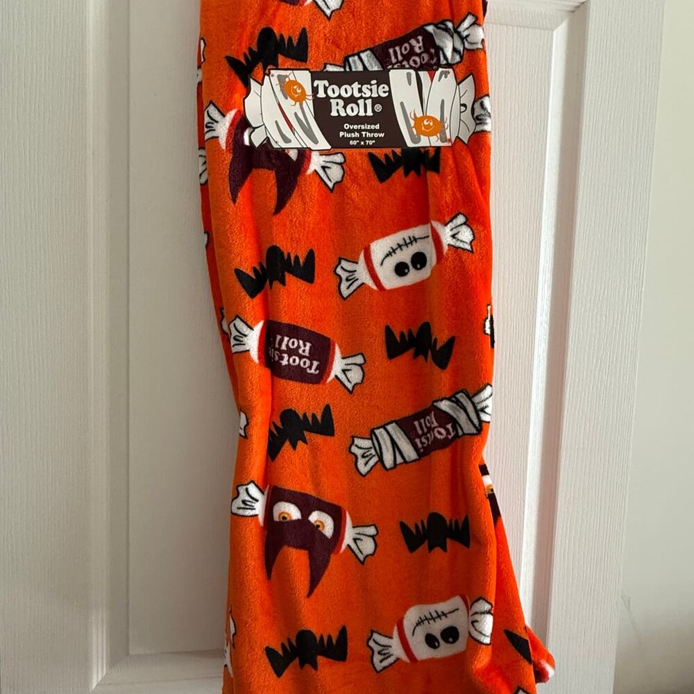 Halloween throw blanket tootsie roll HTF